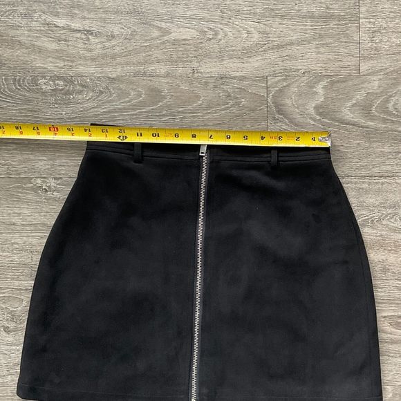Forever 21 Womens Juniors Faux Suede Mini Skirt Black Zip‎ Up Size Medium - Picture 5 of 5